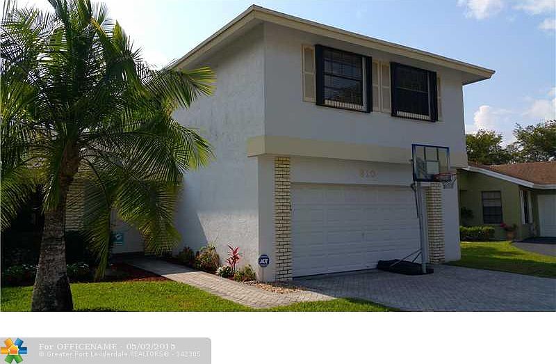 1st image of 610 Mulberry Ln