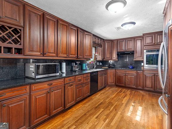 3rd image of 2272 Stag Run