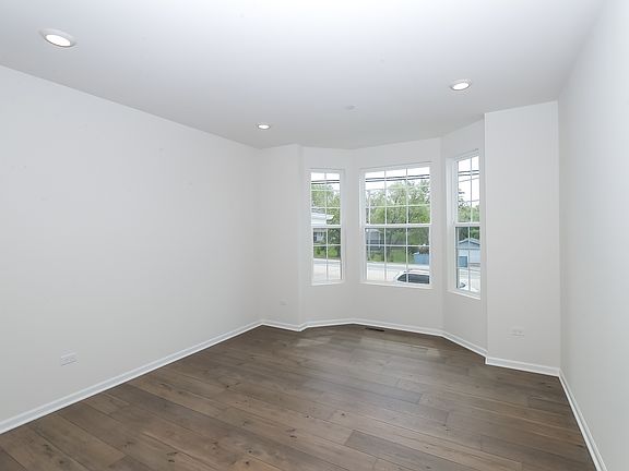 4th image of 9274 143rd St