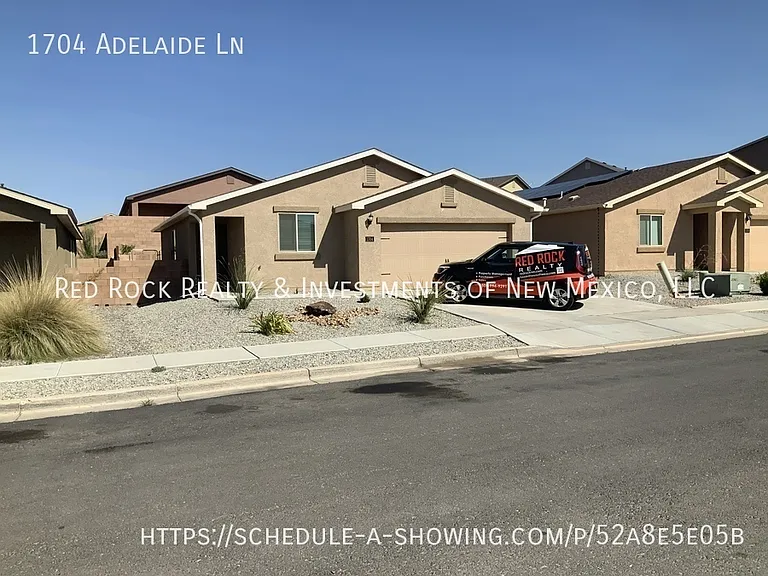 1704 Adelaide Ln — Photo 2