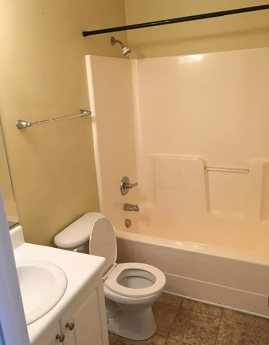 2 bed, 1118 sqft, $1,350 — Photo 2