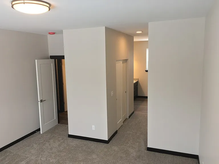 2303 N Landon Ln — Photo 15
