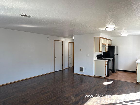 3rd image of 2566 Wintergreen Ave NW