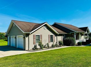 2413 White Ridge Ln, Washington, IN 47501