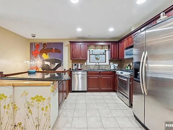 4th image of 3211 Kennedy Blvd #1