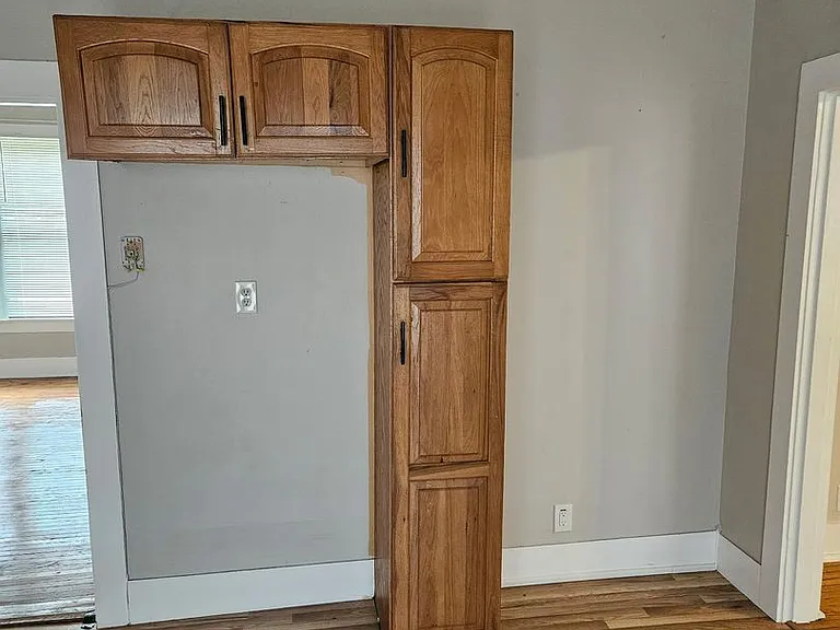 418 Newport Ave — Photo 5