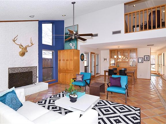 3rd image of 621 Villawood Ln