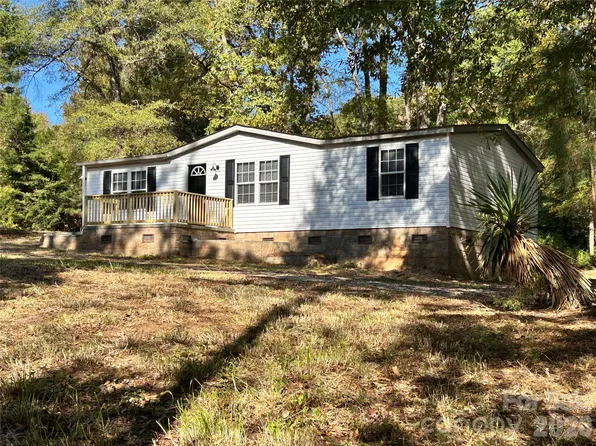 2137 Plumcrest Ct, Clover, SC 29710
