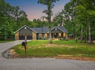 39 Pond Rd, Monterey, TN 38574