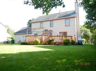 1261 Cobblers Xing, Elgin, IL 60120