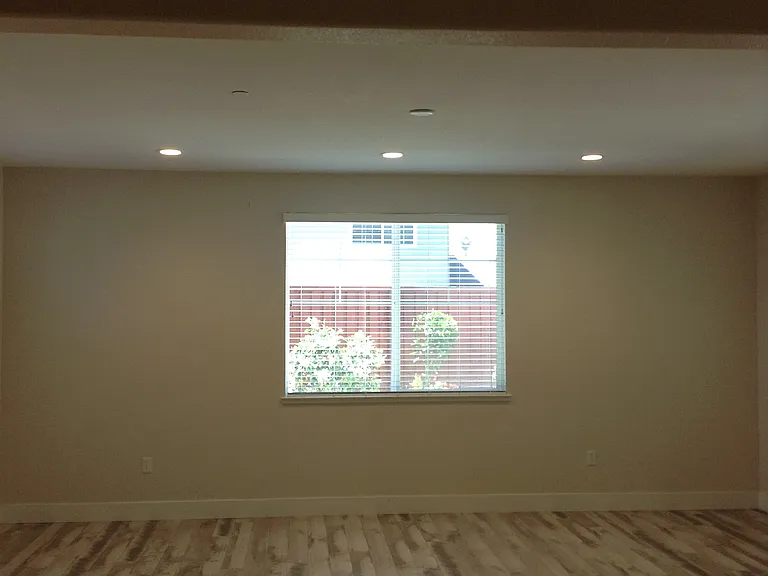 413 Wayland Loop — Photo 13
