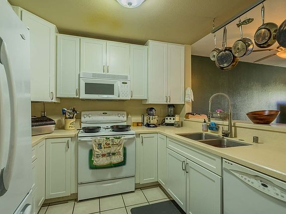 3rd image of 3980 Faircross Pl Unit 14