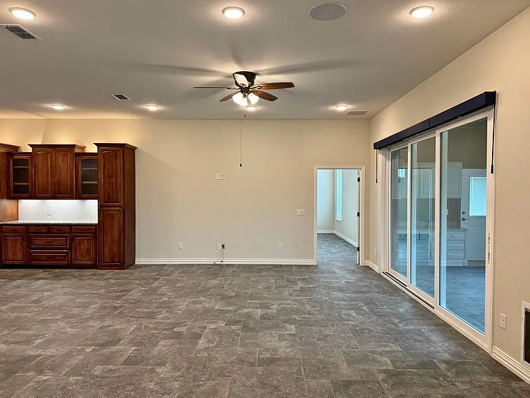 8 Gilbert Rd — Photo 17