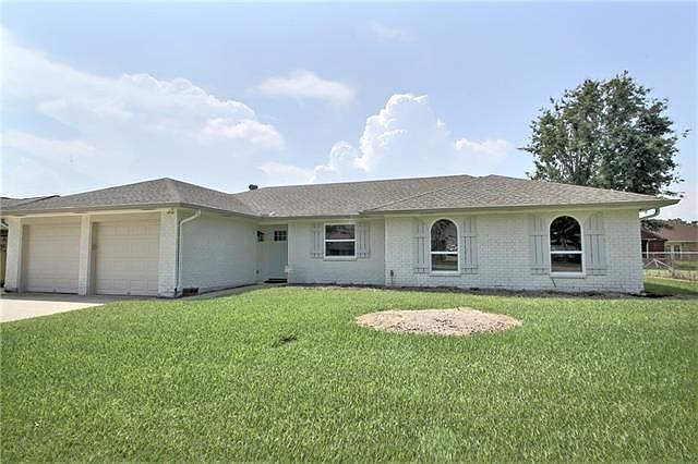 1st image of 268 Saint Andrews Blvd