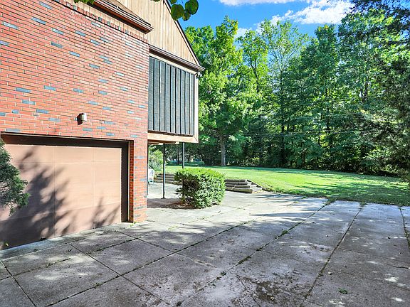 5th image of 2929 E Edgewood Ave