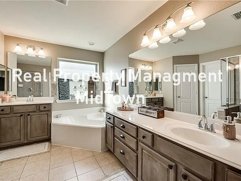1105 Sunland Ct — Photo 19
