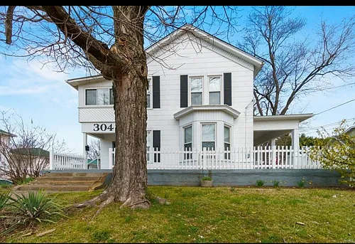 304 Florence St #A Photo 1