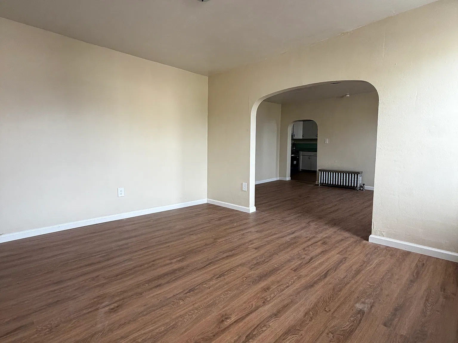 275 Maffett St — Photo 3