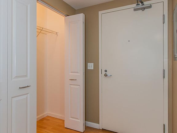 4th image of 4848 N Sheridan Rd APT 205