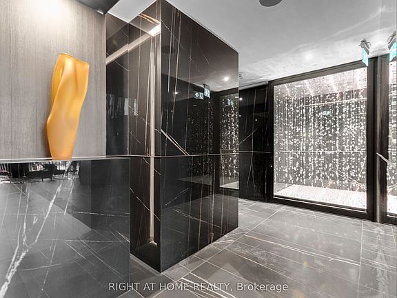 5th image of 11 Yorkville Ave #2113