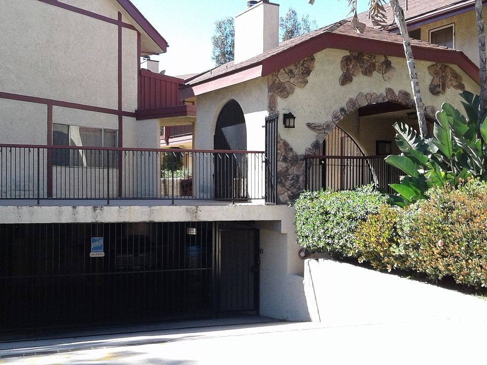 1st image of 2850 Montrose Ave APT 19
