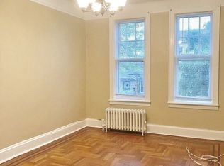 25-35 47th St #R2, Astoria, NY 11103