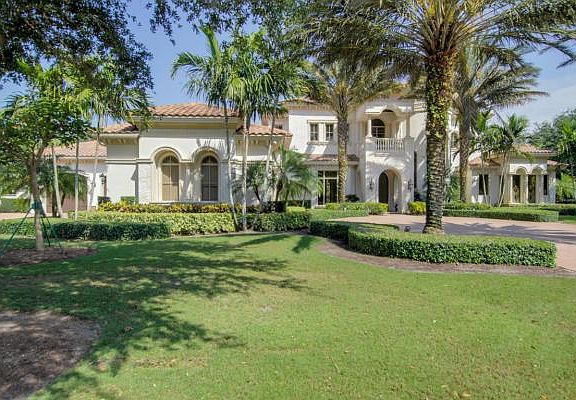 Home For Sale In Old Palm Golf Club