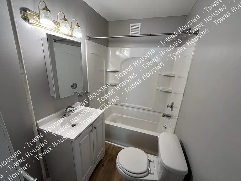 80 Charlotte St #1 — Photo 12