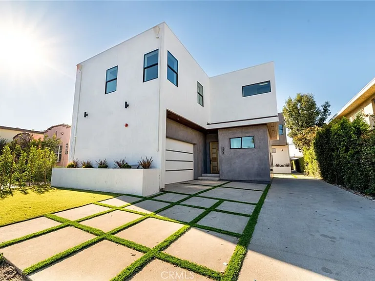 1805 S Longwood Ave — Photo 1