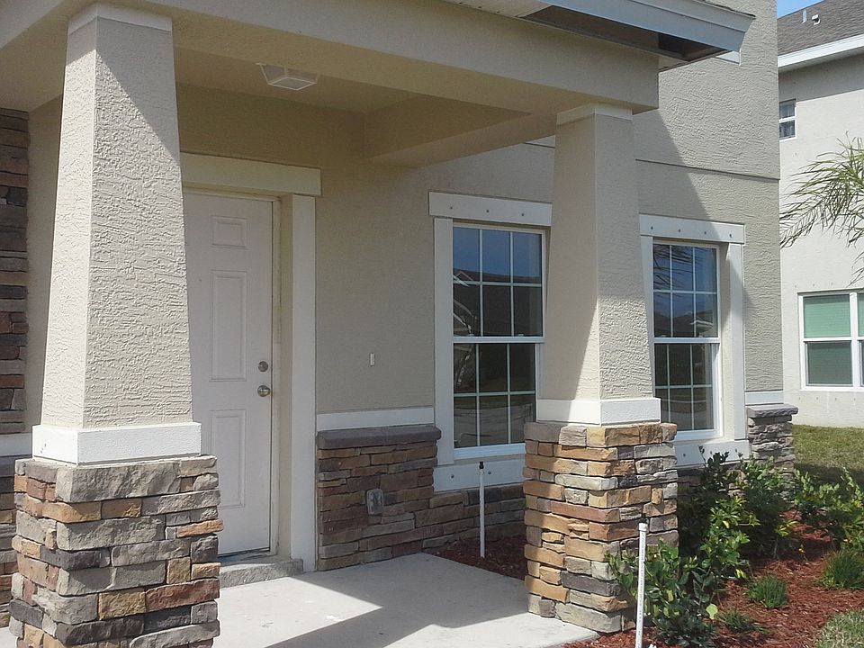 2nd image of 565 Valencia Cir SW