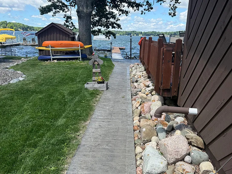 881 E Shore Dr — Photo 36