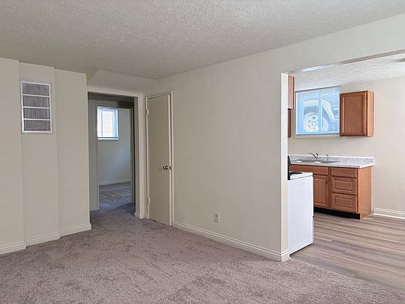 3rd image of 608 Hampshire Rd APT 2