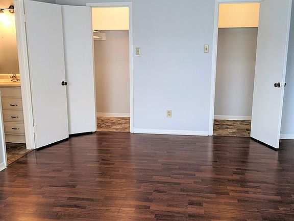 Master Bedroom - Double Walk In Closets
