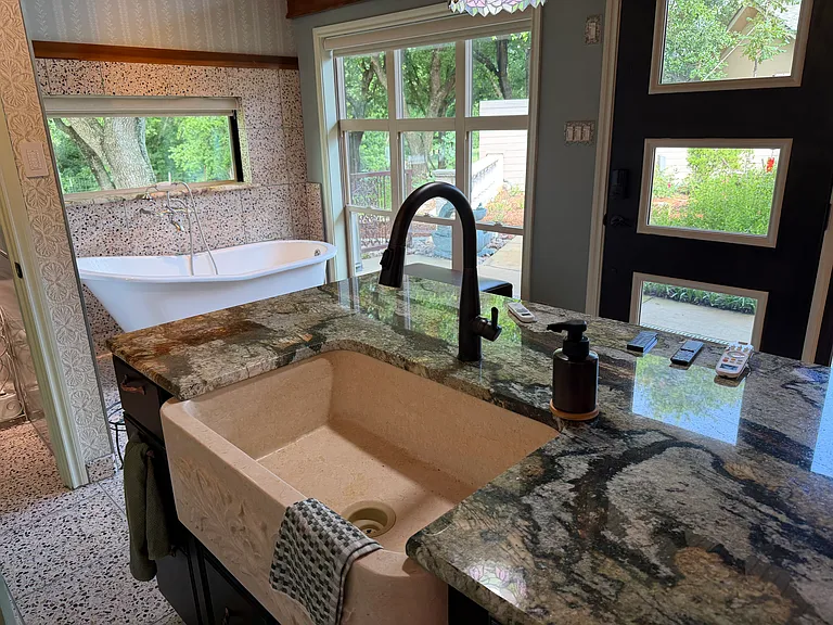 2453 Bottoms East Rd — Photo 36