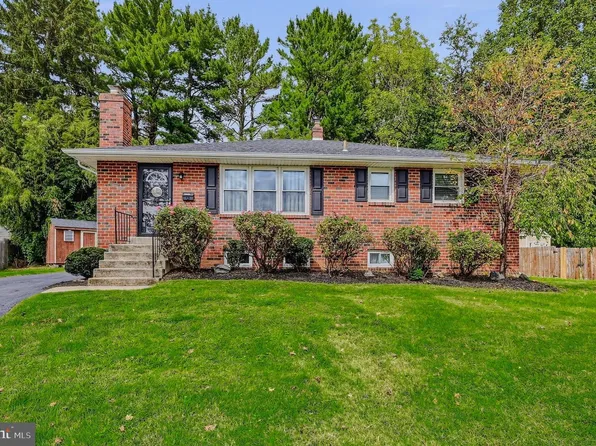 2449 E Parris Dr, Wilmington, DE 19808