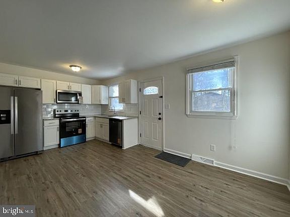 2nd image of 804 Pine Ave