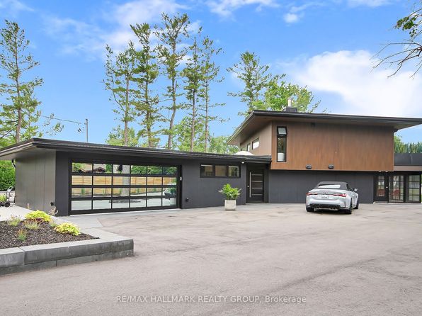 227 Grandview Rd, Ottawa, ON K2H 8B9