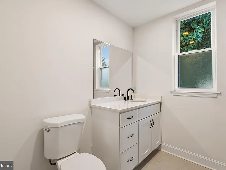 118 Turner St — Photo 31