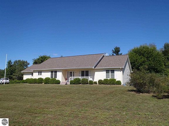 3rd image of 8710 Sun Bay Ct