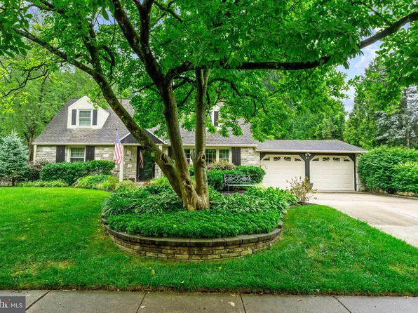 87 Park Pl, Oreland, PA 19075