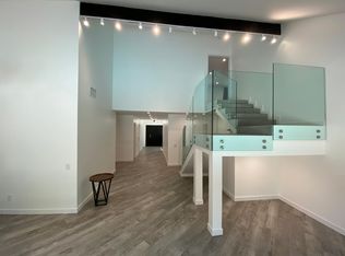 22735 Brandywine Dr, Calabasas, CA 91302