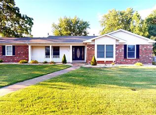 508 Camelot Dr, Collinsville, IL 62234