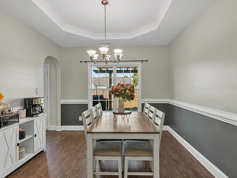218 Maidstone Dr — Photo 9