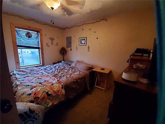 5th image of 620 Fairview Ave