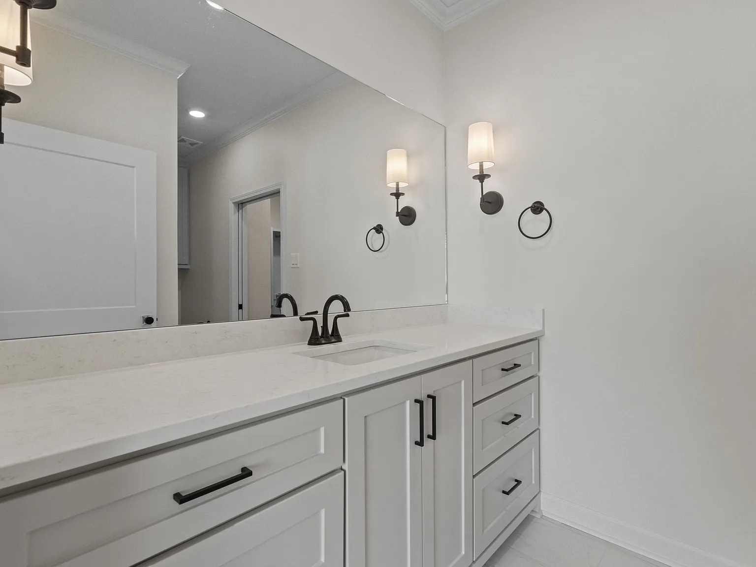 107 Edgewood Circle - 1 — Photo 2