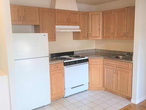 3rd image of 28-14 31st St #3L