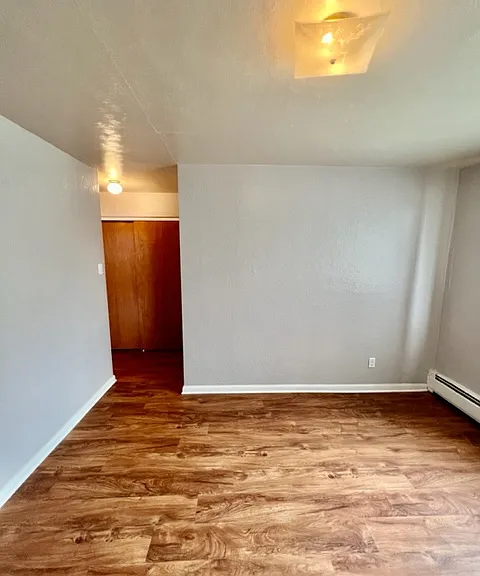 Karen Jean Apartments — Photo 25