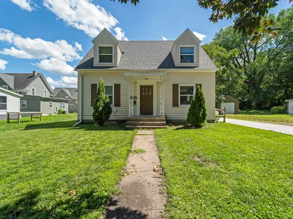 2812 Wood St, Ames, IA 50014