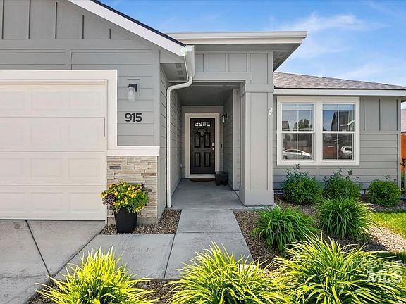 2nd image of 915 SW Accipiter Pl