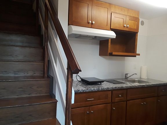 3rd image of 1223 Roycott Way